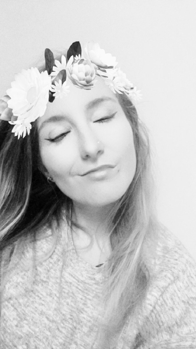 sapphfics's tweet photo. first selfies of 2017 ๐โ https://t.co/6TSChTid1b