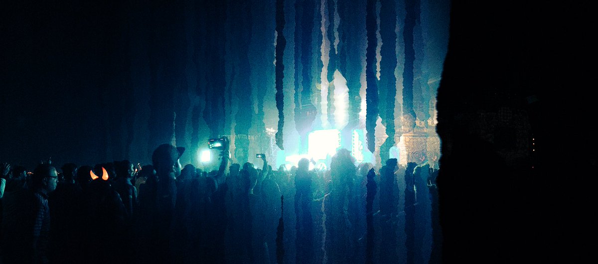 swatigovind's tweet photo. Turn your face to the light and let the shadows fall behind #DreamBigger #SunIsShining #Axwell #Ingrosso #Sunburn2016 #HNY2017 #NewYear https://t.co/fu6J3nogQz