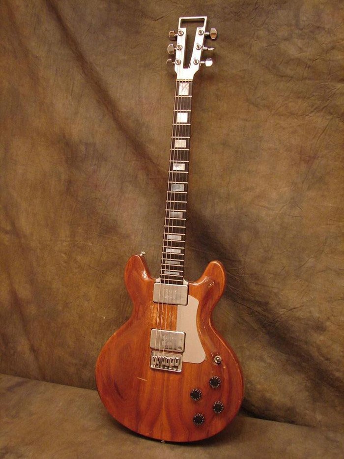 DanCroll's tweet photo. 2017 resolution, own a Travis Bean guitar... https://t.co/NeYfDWyT9N