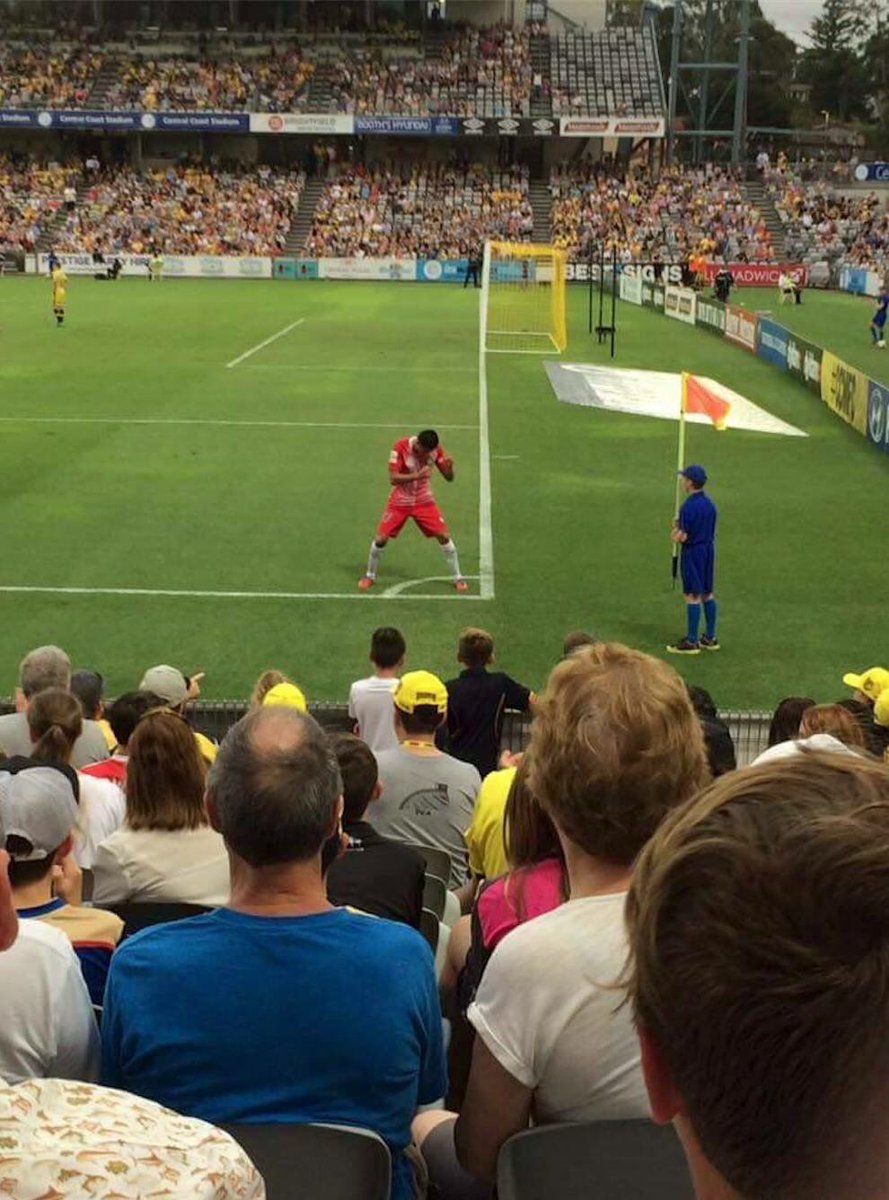 かざね Na Twitteru セントラル コースト マリナーズのボールボーイ半端ないって あいつケーヒルがゴール決めた途端に コーナーフラッグ取り外してゴールパフォーマンスの邪魔するもん そんなんできひんやん普通 T Co Kqwp766zno Twitter