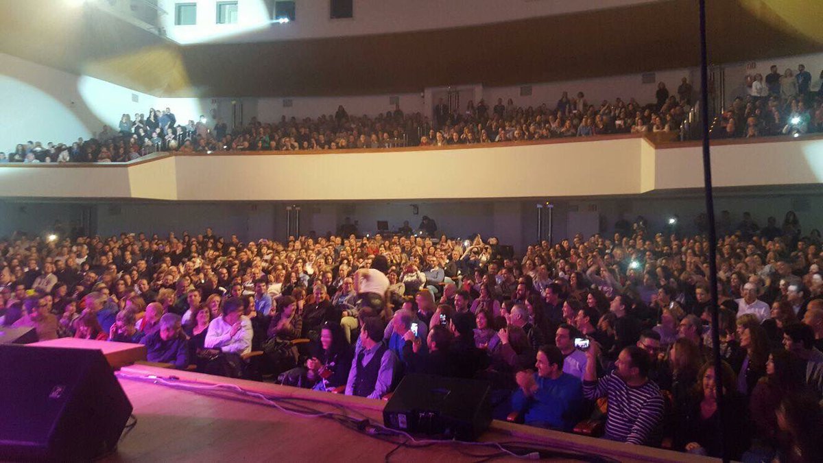 QueenTourSpain's tweet photo. El Palau lleno recuerda a #FreddieMercury https://t.co/pC3W65oP87
