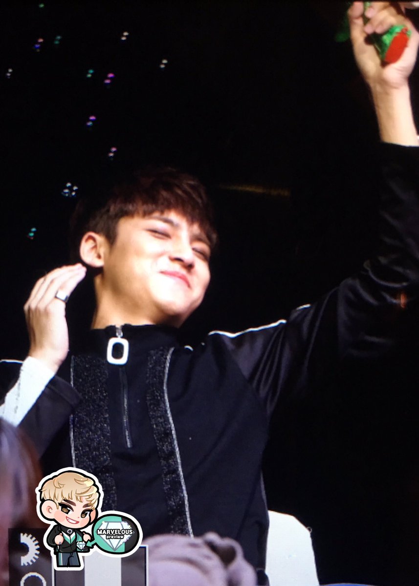 Marvelous_MG's tweet photo. 170101 신촌팬싸
@pledis_17 #SEVENTEEN #세븐틴 #Mingyu #민규 
비누방울하나에 이렇게 귀여울일😂 https://t.co/WVVNAniapE