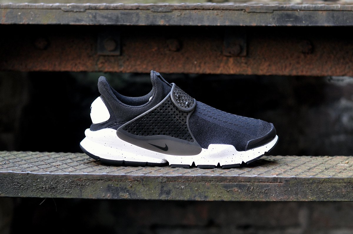 nike sock dart gs