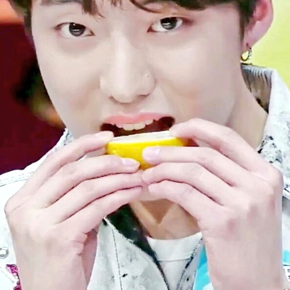winnerhands's tweet photo. 💞 #SeungYoon #WINNER #위너 #승윤 #WinnerHands https://t.co/mnuTNuz7Ql