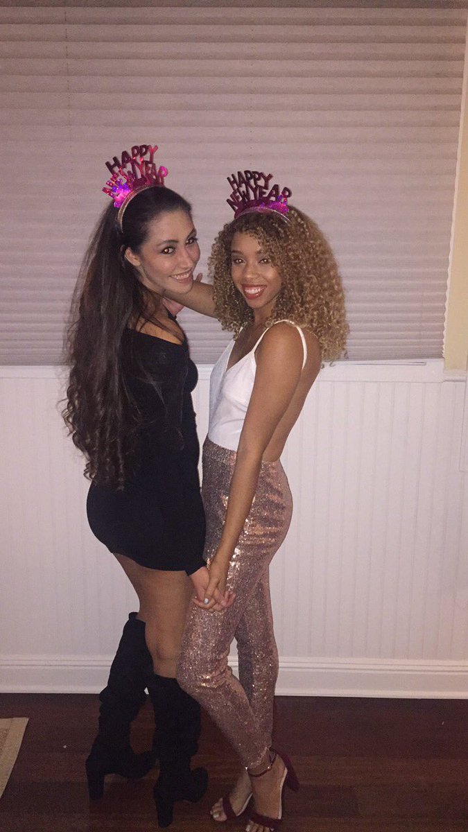 lesweetpeaaa's tweet photo. She wanted to do a sorority pose 😂💖 Happy New Year from the #fitches 🎉 https://t.co/efA15xmpKE