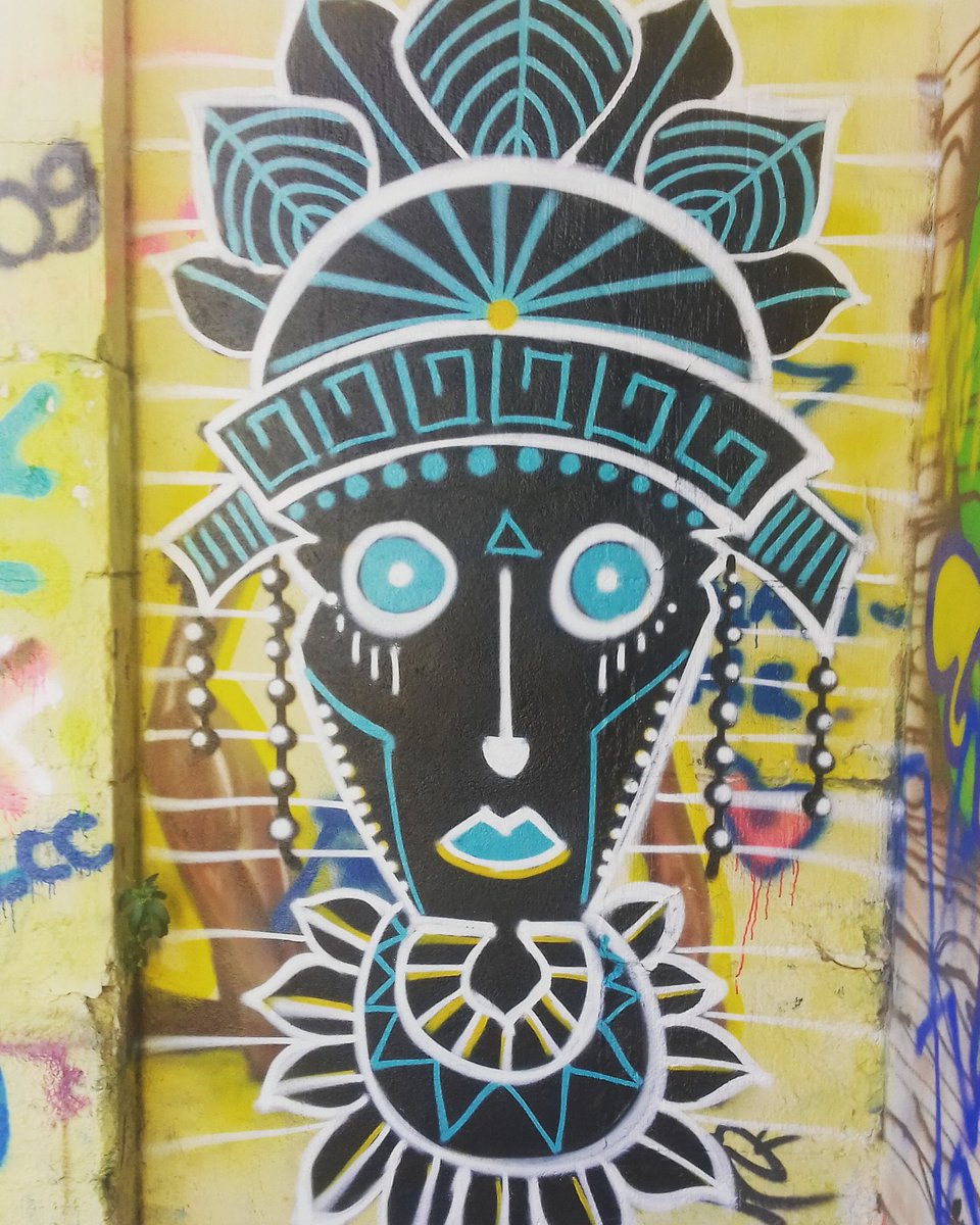 AYoungArtist1's tweet photo. African Mask~ Espace Darwin, Bordeaux 

#espacedarwin #mask #africa #afrika #leaf #artistik #bordeaux #streetart https://t.co/9IgN2qyWby