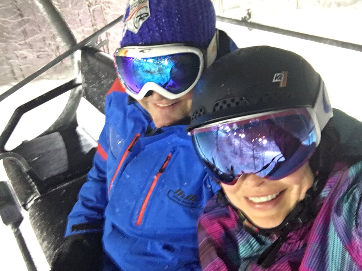 MtStLouis's tweet photo. Write your new #bookoflife chapter at #MSLM Jan1 #MachineGroomPowder 8Lifts 34Slopes 45-65cmBase #SkooLYaRD #Junkyard Open 14cmsnow in24 hrs https://t.co/TFz7q1AbVY