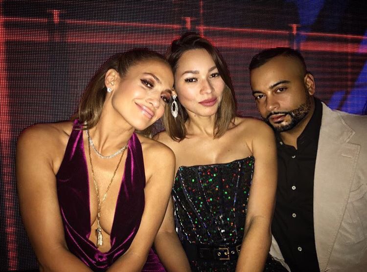 versacelopez's tweet photo. SHE LOOKS ABSOLUTELY STUNNING https://t.co/6ySYtAHzEY