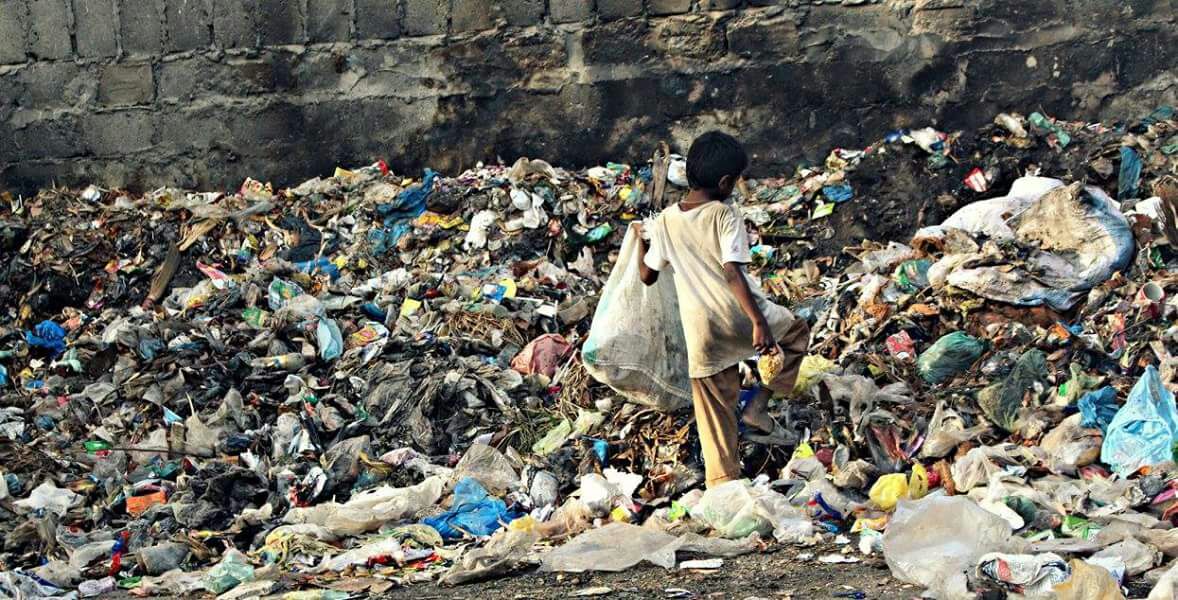AqsaAli28's tweet photo. We are not only destroying our surroundings, but the future too.

#letsfixit #Itsnevertoolate @akmehsudPTI https://t.co/RzCeNiDrJv