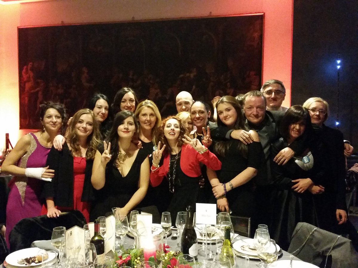 GabryB74's tweet photo. @mikasounds @maggiomusicale @MAXTAYLORTAYLOR #Ida #SimonLeclerc Grazie per averci regalato un Capodanno unico e indimenticabile!!! 🎤🎹🎻🎺🎶🍾🎉❤✌ https://t.co/HyAdVFtcSd