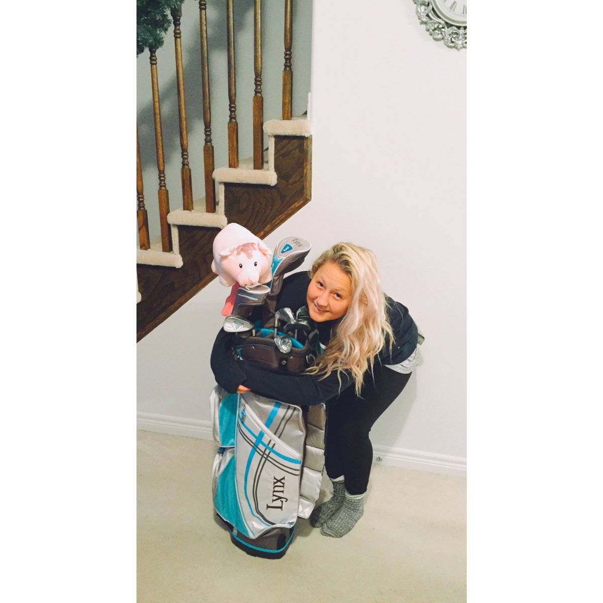 JordanKaupert's tweet photo. Forgot to show Twitter my new babies for Christmas #thanksboyfriend 😊❤️🏌️‍♀️⛳️ - can't wait for the 2017 season https://t.co/Cw6n9G3Utg