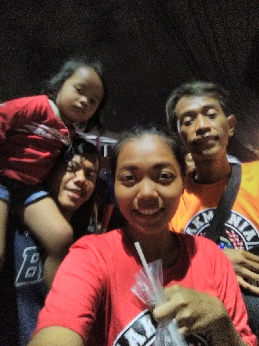 Basian party akhir tahun featuring <a href="/Jak_UtanKayu/">Jakmania Utan Kayu</a> kadonya udah kita titipin ama crew nya yah min heheheh cuma stiker