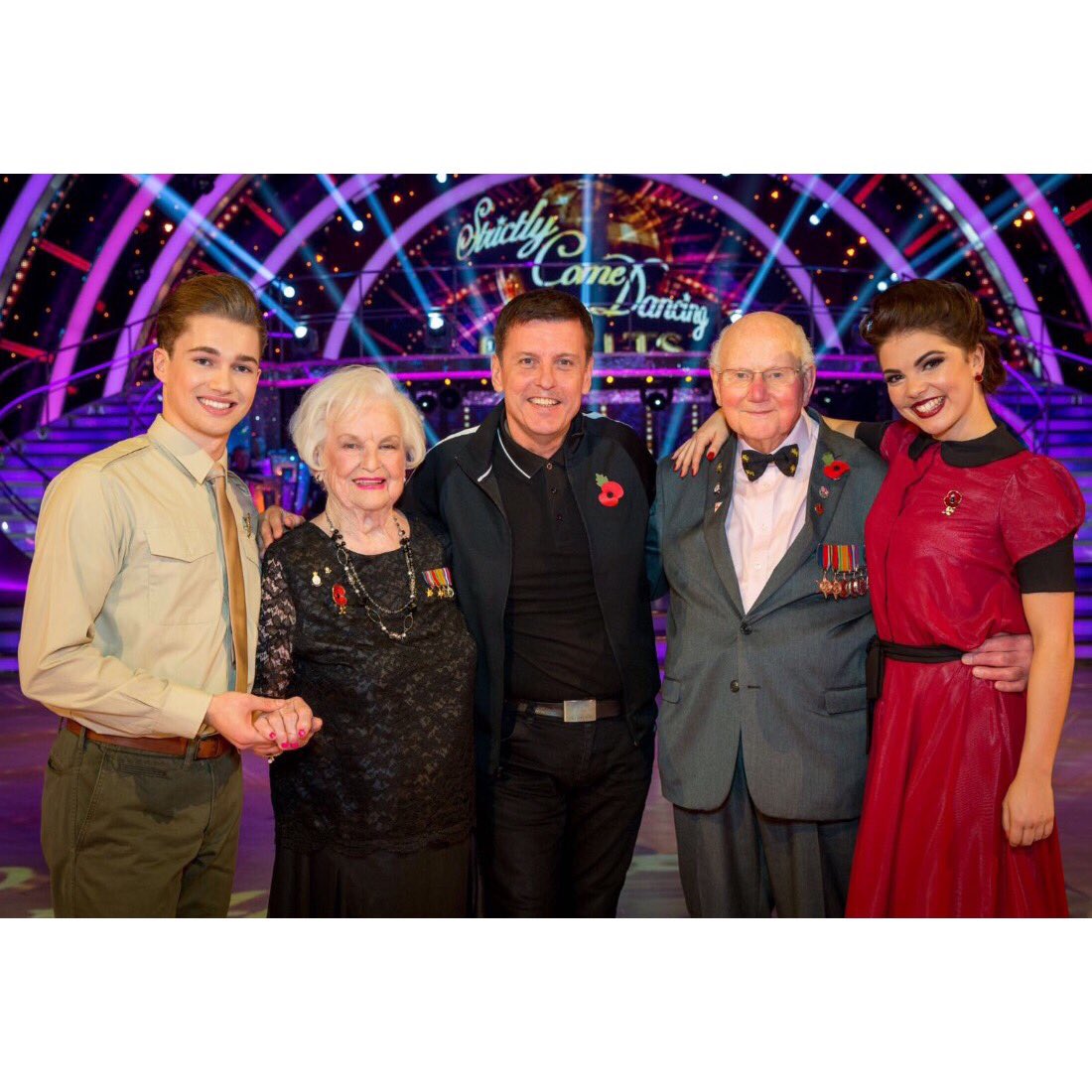 AJ & Chloe tweet media