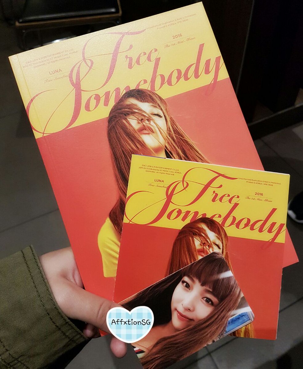 affxtionsg's tweet photo. In 2016, we saw #Luna 1st Mini Album. Wonder what 2017 will bring for us?^^😇
#Throwback #FreeSomebody #1stfansign https://t.co/6YCGSwwLp7