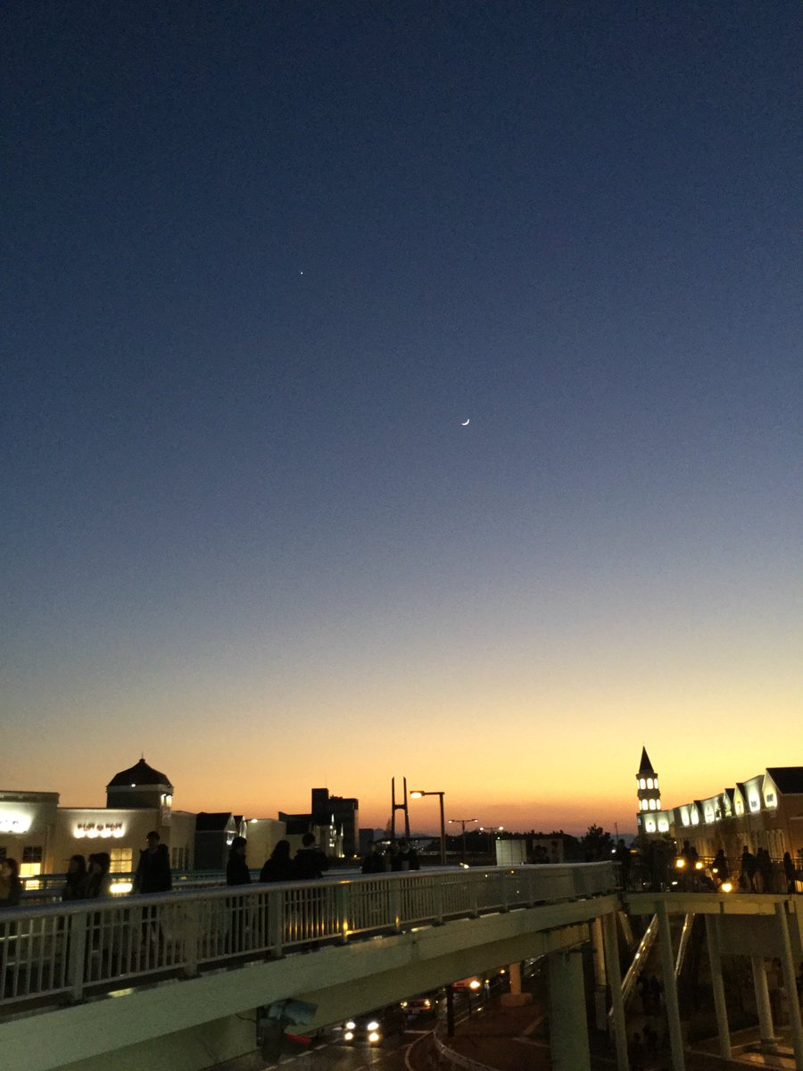 tingyusu1786's tweet image. #osaka #firstdayof2017 
想Po FB
太美了！