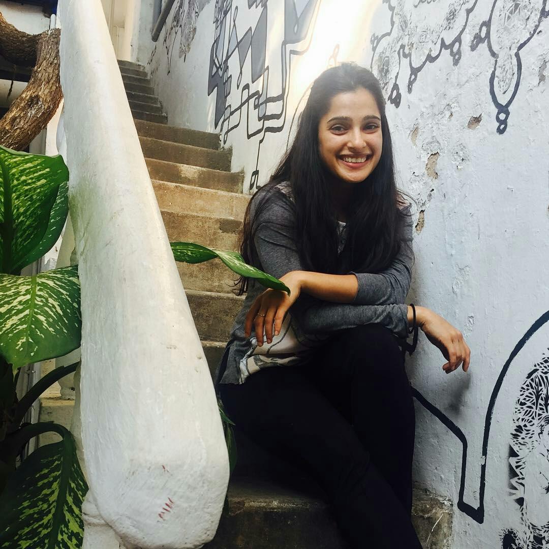 PriyaBapatFC's tweet photo. @bapat_priya Wishing you a joyful, bright, healthy, prosperous and happiest new year ahead! Happy New Year! 😊 https://t.co/QP3hXAl9W5
