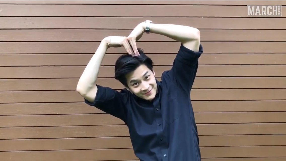 MarchFanclub's tweet photo. Happy New Year 2017 to all fans of @marchutavuth wish you happiness and love him forever // video from March >> https://t.co/ZGL0RlUjCd https://t.co/jnmthByNmN