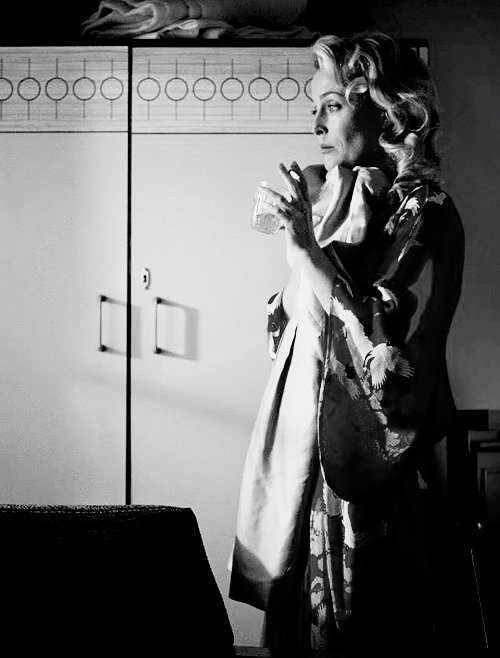 Kate_mamit's tweet image. Morning...January 1, 2017...💯 #firstdayof2017 #GillianAnderson