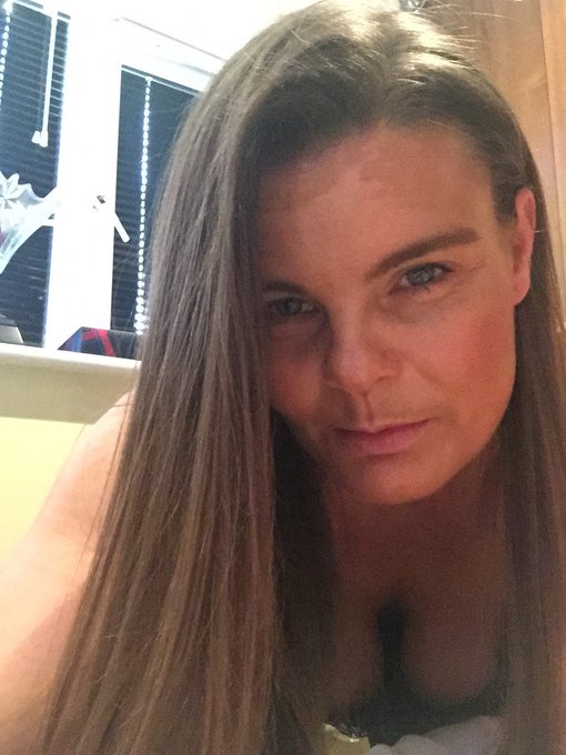 Hair down day https://t.co/cl1bm8qKbw