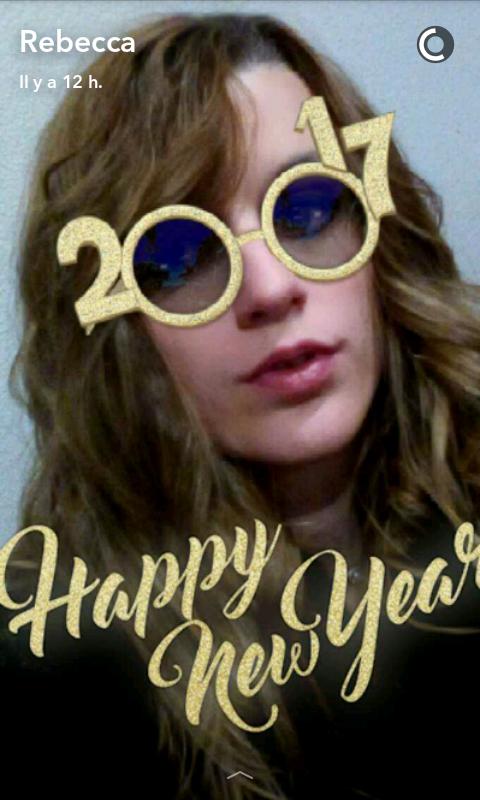 NtmRebecca's tweet photo. #BonneAnnee2017 😘 https://t.co/g67iMxjlY3