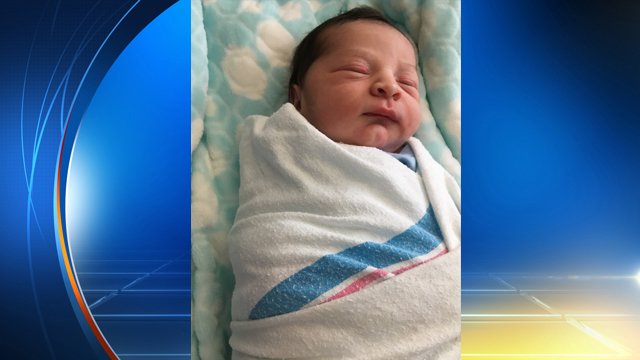 New Year's baby, Mount Sinai's first baby of 2017 bit.ly/2hHztcl https://t.co/6GHhySXqin