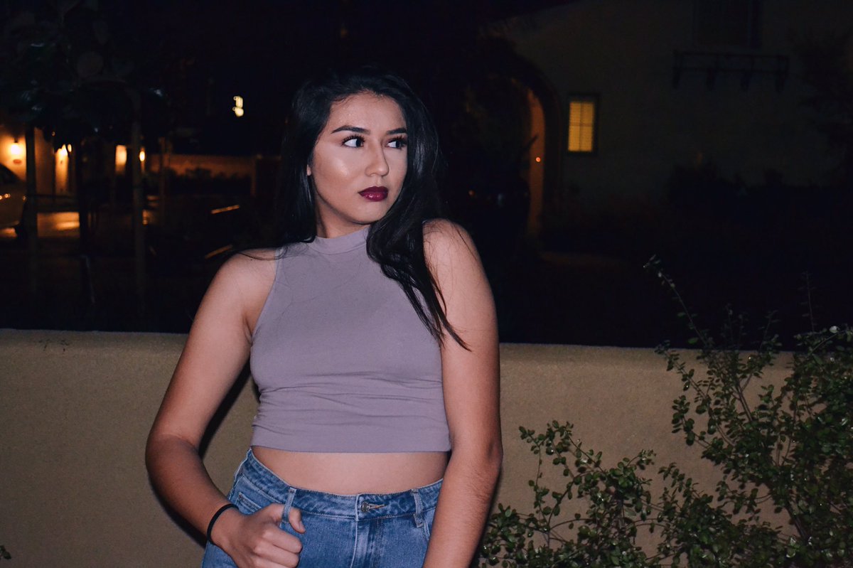 azorozco26's tweet photo. Little photo shoot on nye ✨ https://t.co/cWfII9Ejpa