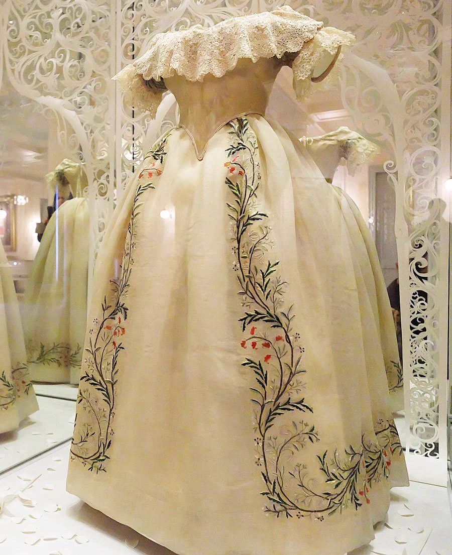 フランスアンティーク1893年ヴィクトリアンシルクシャルムーズウエディングドレス C1G5Wu2UAAAaat6?format=webp&
