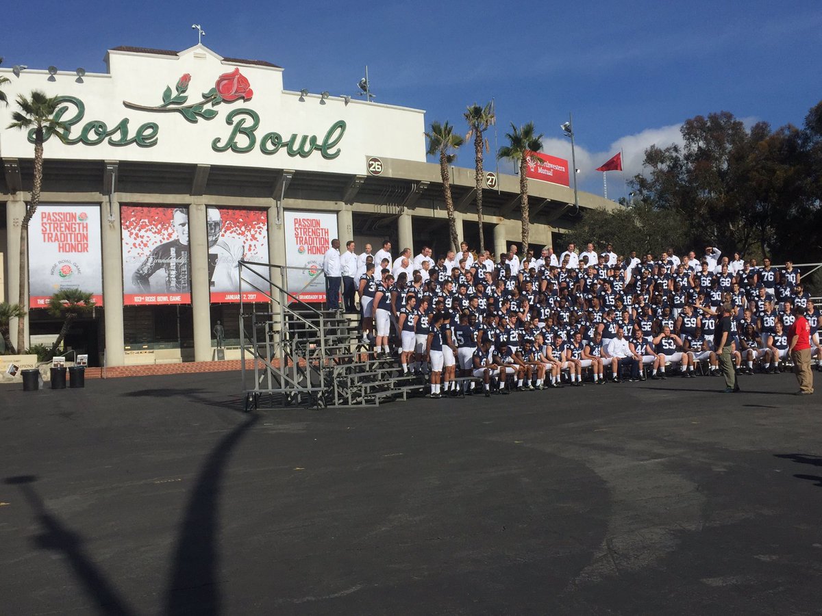 Different year, same team #RoseBowl @SportsBlitzWKPS