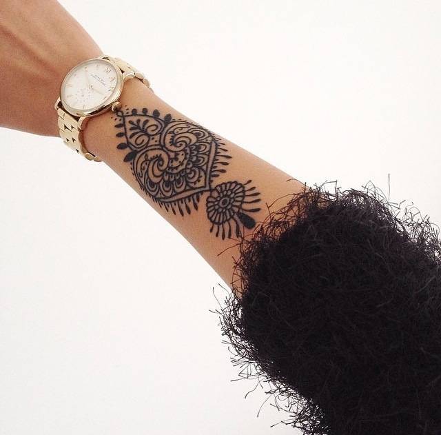 tattoofilterus's tweet photo. Ornamental style forearm tattoo. Tattoo artist: Alex Bawn #tattoos https://t.co/W78qwsJwSj https://t.co/L158cb3wMq