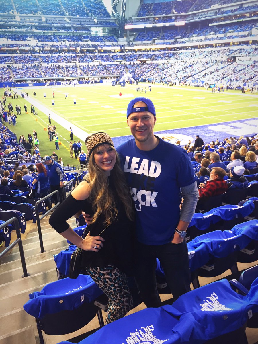 jessannenyc's tweet photo. #JAXvsIND lets go Jags!! #HAPPYNEWYEAR https://t.co/5WTjBzxBV4