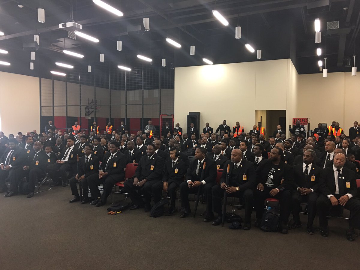 CarlosLynn's tweet photo. Men of God after service! #IBOC @ibocchurch @rickiegrush https://t.co/0muOaEJU3w