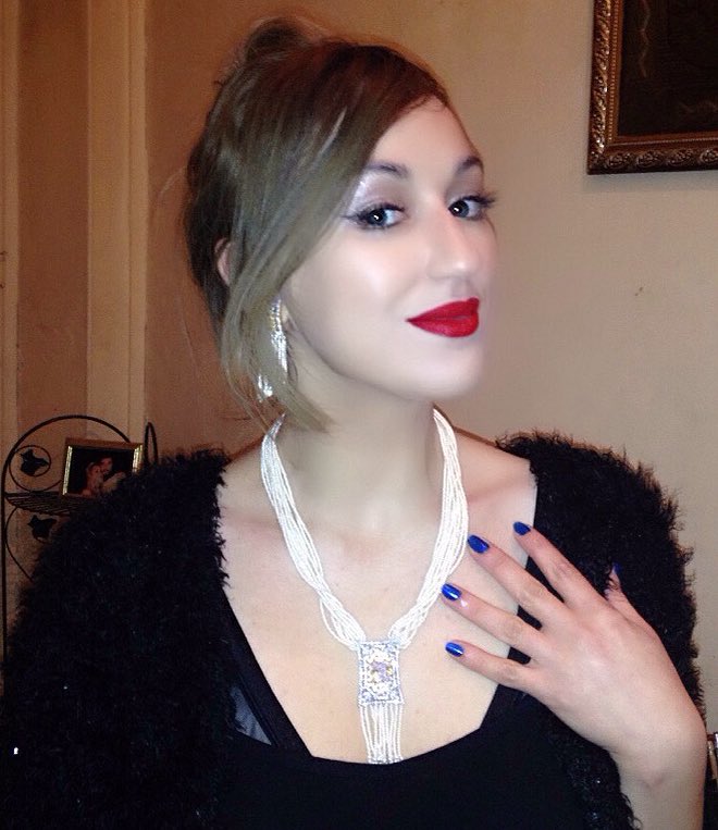 StarAlgeria3's tweet photo. اطلالة الجميلة #لينا_دوران ليلة راس السنة 
#lina_Doran @LinaDoran https://t.co/8qDsaiBJmf