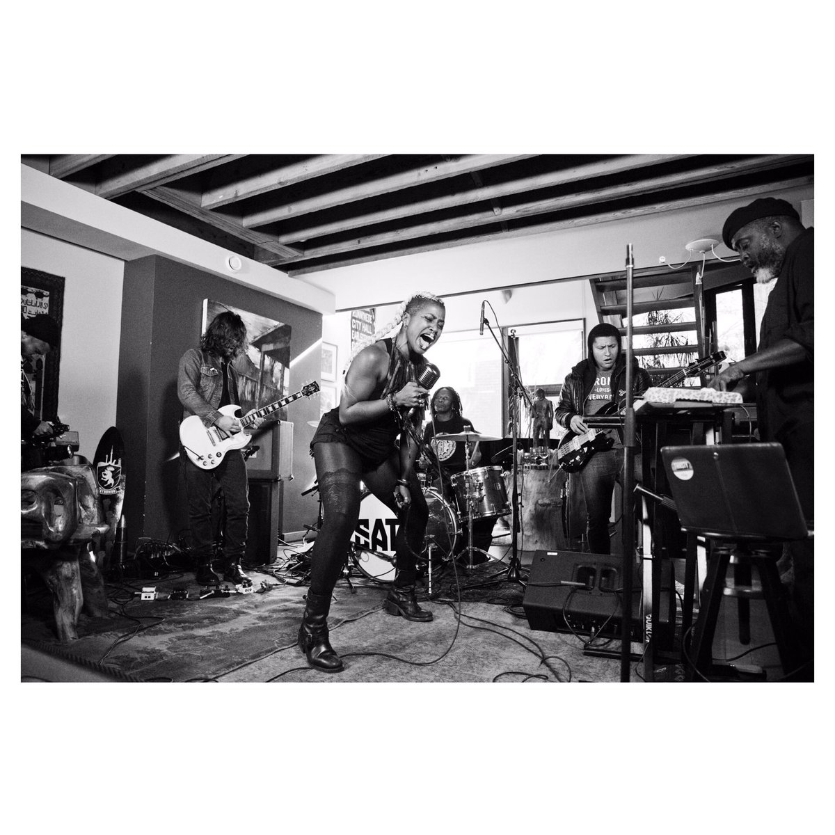 stateofSATE's tweet photo. ...and a sweaty, dirty, greasy @thehipdotcom New Year to you!    
Tune in to @TheStromboShow on @CBCRadio2 TONIGHT 8PM-12AM (EST) #TSSHIP30 https://t.co/aB6xFffcou