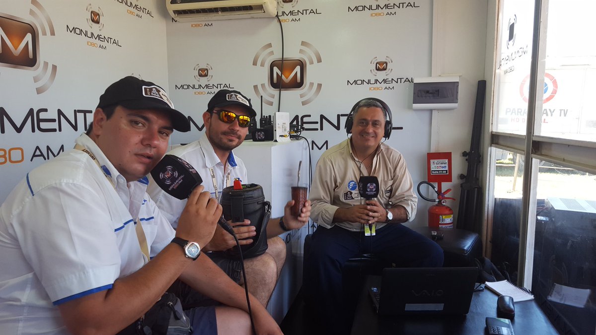 Con los colegas de <a href="/Campeonesnet/">Campeones 🦅</a> <a href="/jorgedominico/">🏁 Jorge Dominico</a> y <a href="/JPGrassi/">Juan Pablo Grassi</a> hablando del #Dakar2017 por <a href="/AM_1080/">Monumental AM 1080</a>