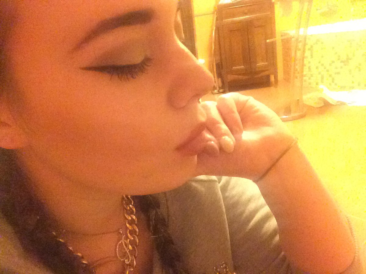 bootyluxury's tweet photo. When it's 00:01 and you already asleep https://t.co/wyXJ6pIoBy