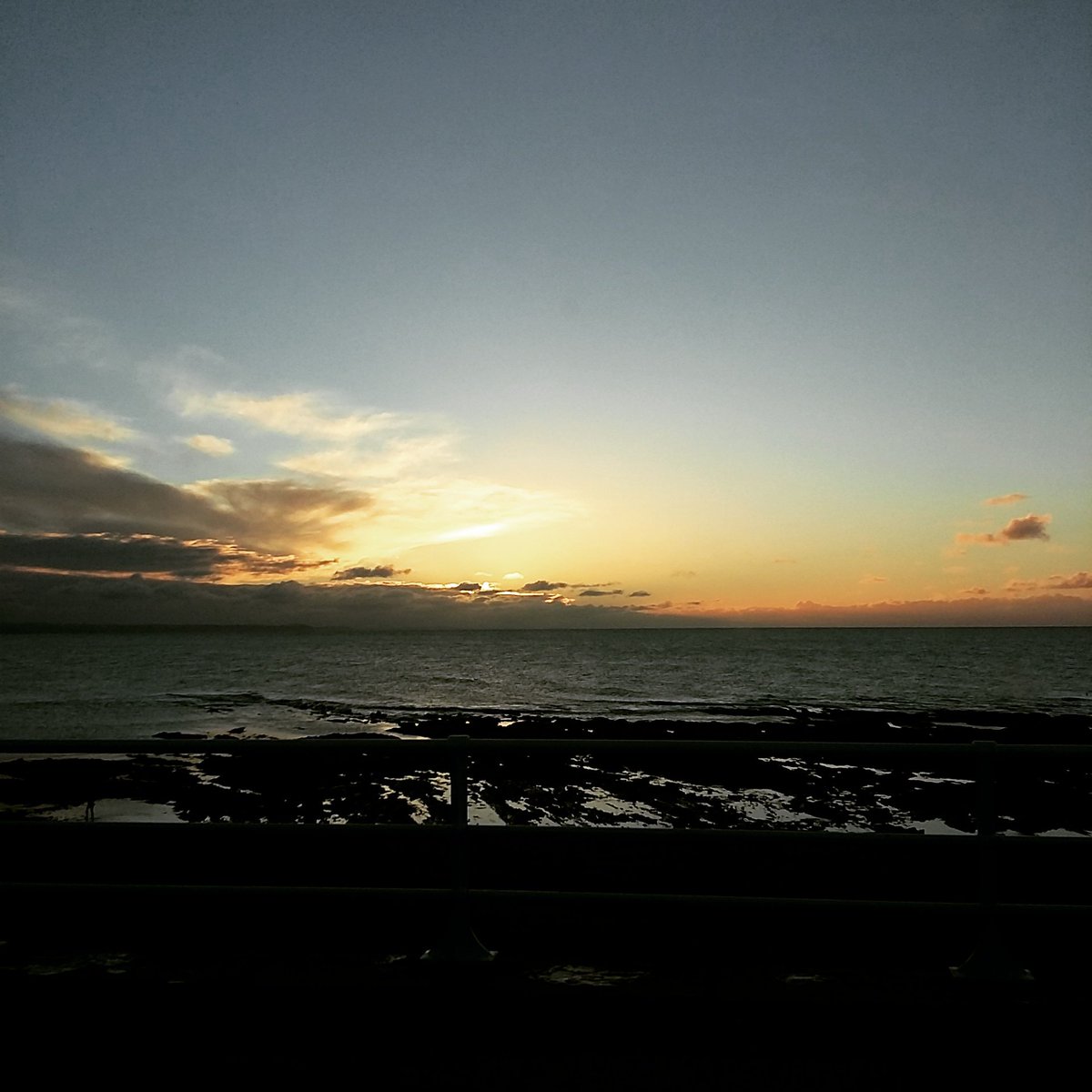 mwmacltd's tweet image. Sunset in Aberystwyth to end the festivities. We open again on Weds 4th January! #trainingforprofessionals