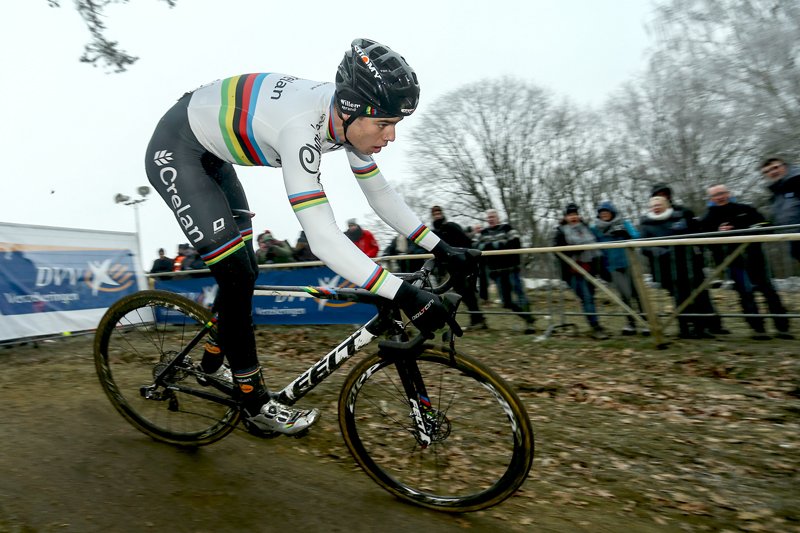 .<a href="/WoutvanAert/">Wout van Aert</a> in action on his new <a href="/FeltBicycles/">Felt Bicycles</a> during the GP Sven Nys (Photo: ©Photopress.be)
