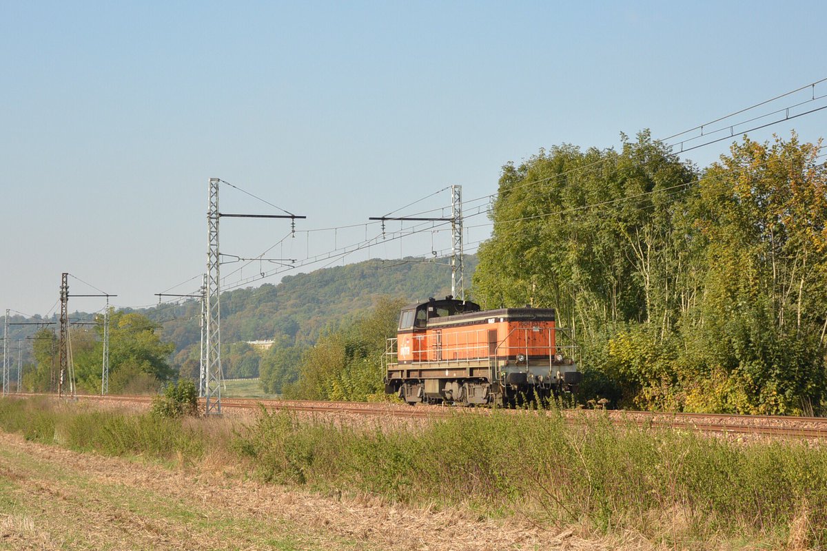 bb_8620's tweet photo. La BB 64637 assure en HLP le TM qui n'en a pas un le 12/10/16, n°66244 Achères -> VSG, de passage à Vauboyen #GCSud #BB64600 #SNCFReseau https://t.co/1UNpKSQEbd