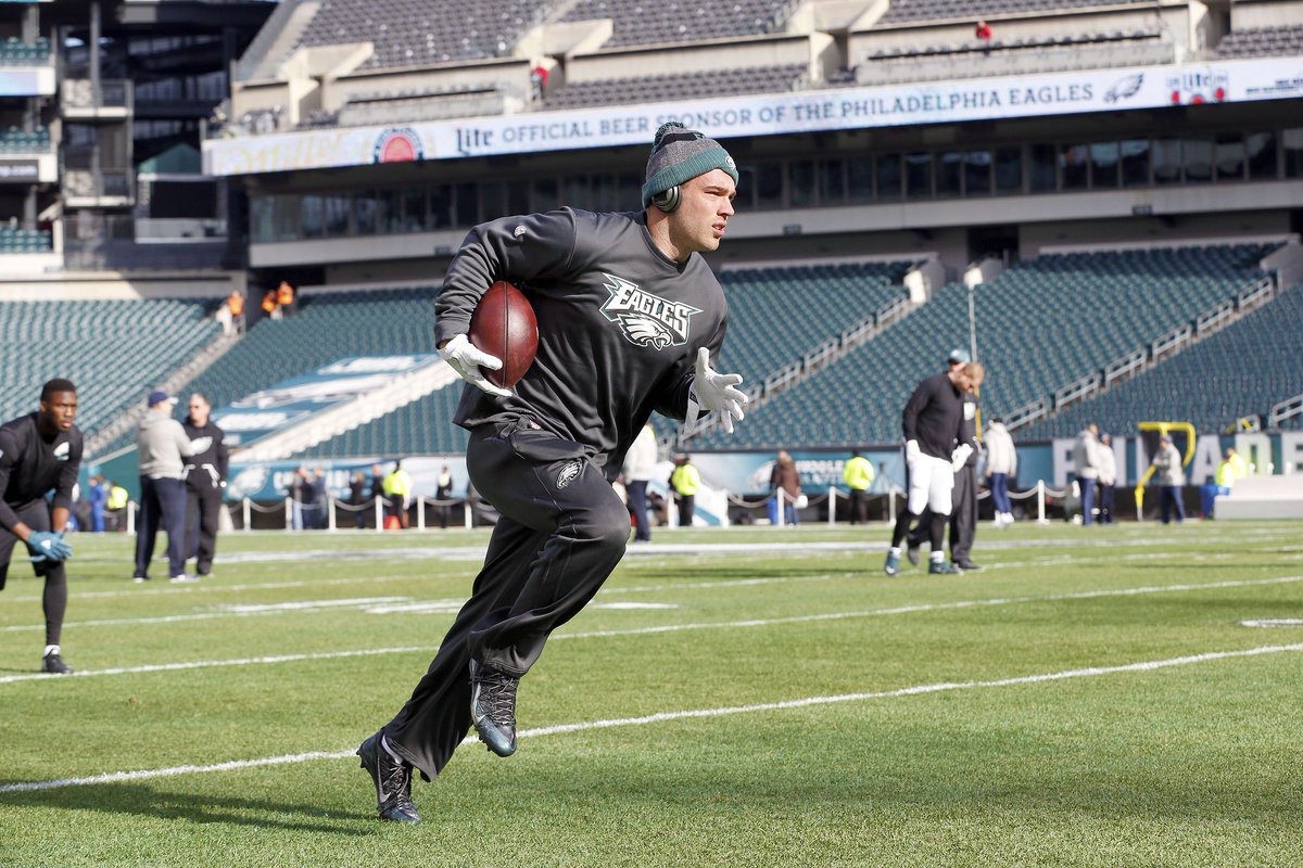 Eagles's tweet photo. Almost that time.

#FlyEaglesFly | #BeatDallas https://t.co/RYQIu4yoIc