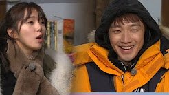 scorpiola's tweet photo. [Vid]170101 SBS_꽃놀이패(Flower Crew) 1/18 EP18 Preview [1월 8일 예고] 월드스타 비의 흙길 적응기 ‘역대급 스타’ https://t.co/6koV5W6zLn @29rain https://t.co/WVpdnfhUMH