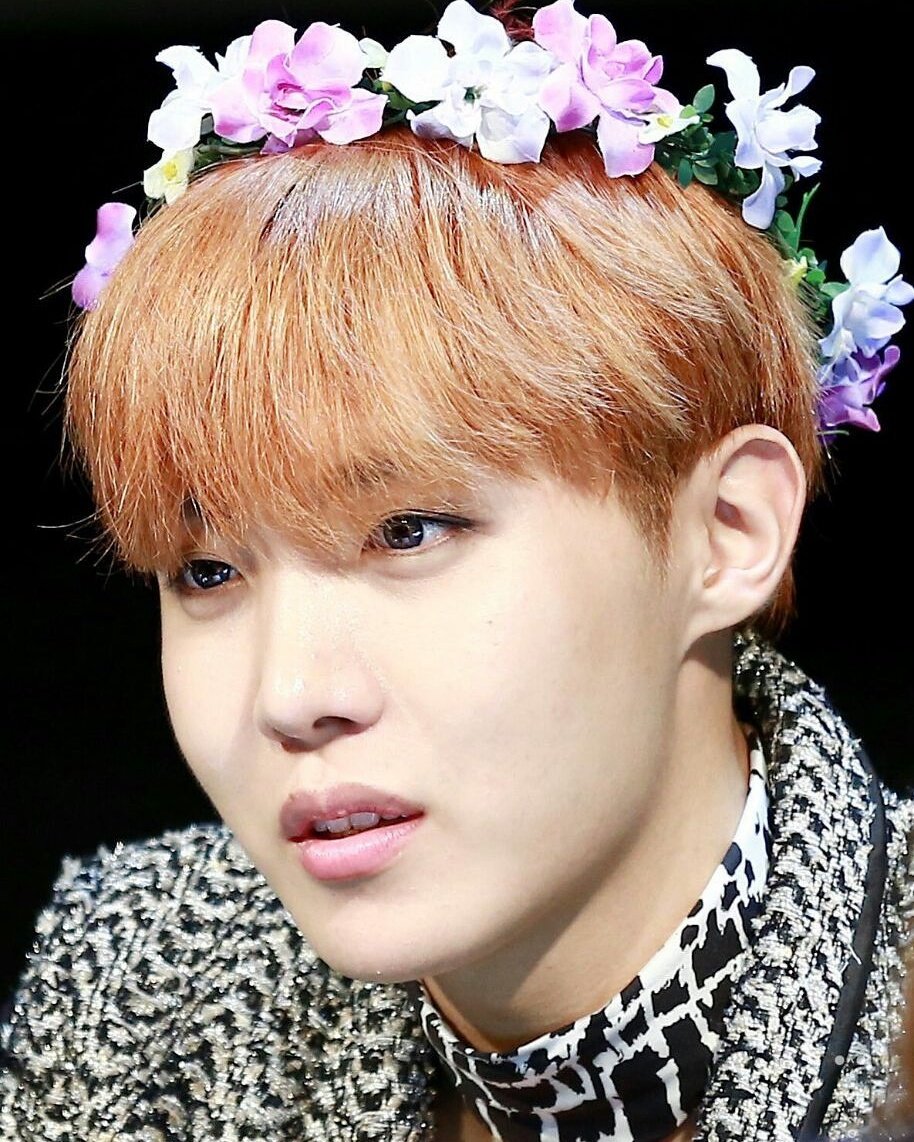 zhinoscoshinos's tweet photo. #WeLoveYouJhope
#wesupportjhope 
#wemissyoujhope 
#JHOPE 
Es tan lindo💕💕 https://t.co/QxbjLxeeAT