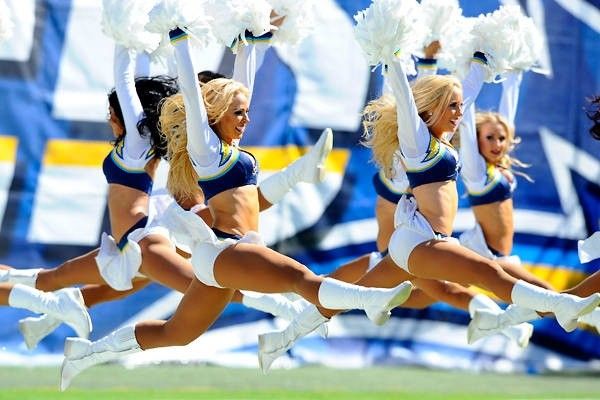 BiggsBBQMoBay's tweet photo. Dancing into #FootballSunday like....The game is on at #BiggsBBQMoBay! #GoBiggsorGoHome https://t.co/d96mLGxjtk