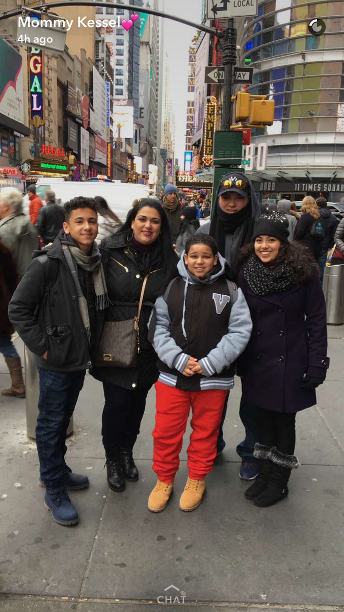 villagomez1214's tweet photo. First time in the Big Apple๐ ๐ #HNY #peace2016 โ๐ป https://t.co/Dy8BiGMUmV