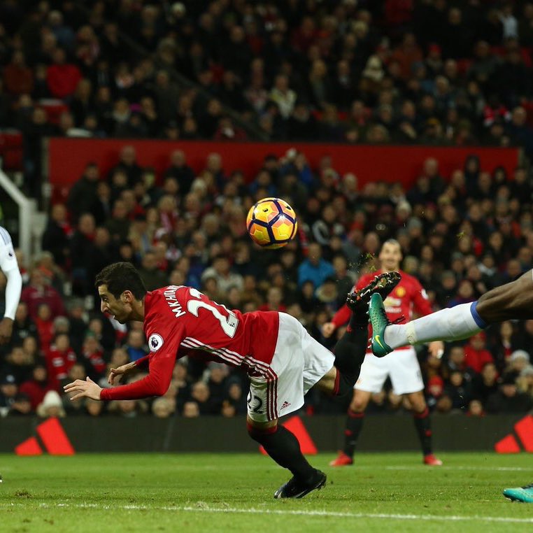 FootballCVLTURE's tweet photo. Who's back heel goal was better? 

RT for Giroud! || LIKE for Mkhitaryan! https://t.co/mTCeIRtP15