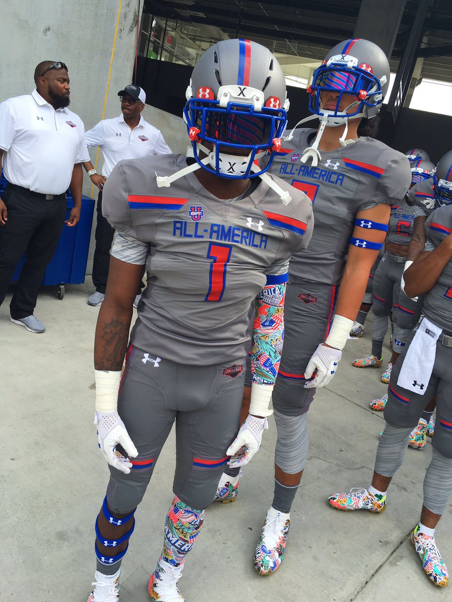 BrandonSaho's tweet photo. These cleats tho... #UAAllAmerica https://t.co/mXFchw6M3f