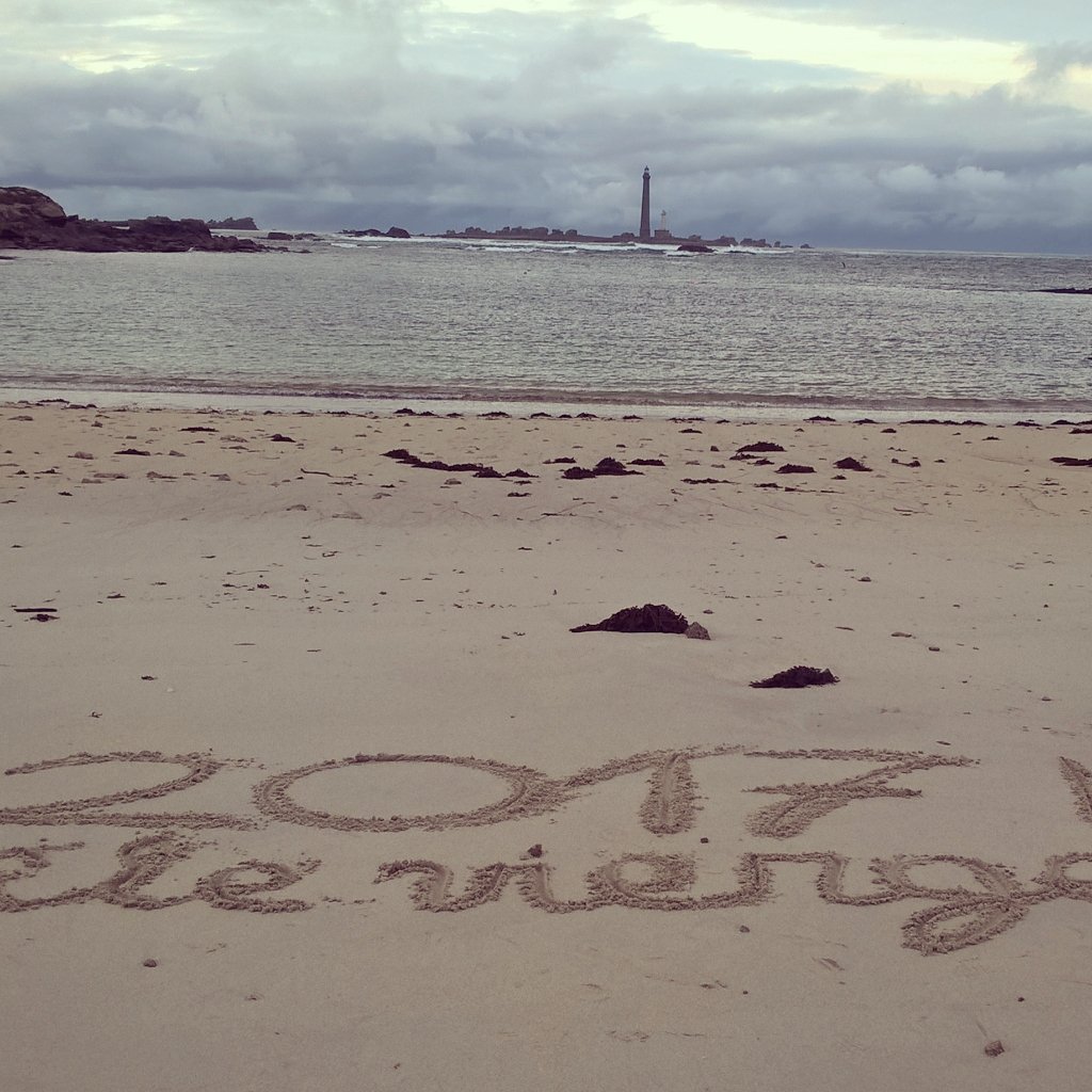 natetgeorges's tweet photo. Bonne et heureuse année 2017 #ilevierge #kelerdut #Finistère #Bretagne https://t.co/SFensl8Wl5