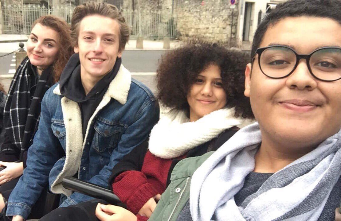 spiderwaIker's tweet photo. Octobre. Je suis allé chez Anne à Tours et j'ai revu Sousou après un an et demi. 💛 #GoodThingsIn2016 https://t.co/7RiHEUSI9S