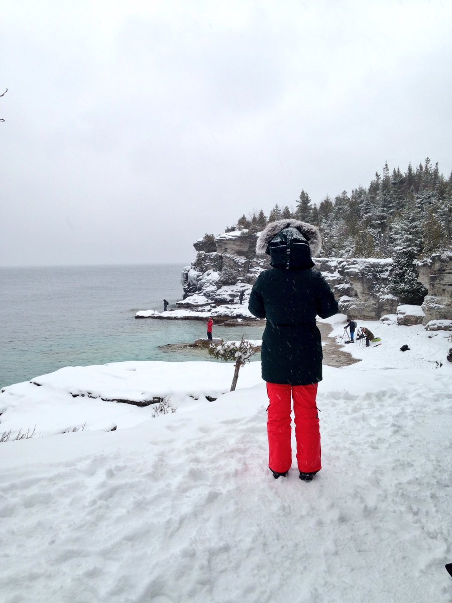 ExplorersTread's tweet image. Squeaked in a great photo tour yesterday before the thaw. Cheers to friendship, love and many more adventures @BruceGreySimcoe in 2017