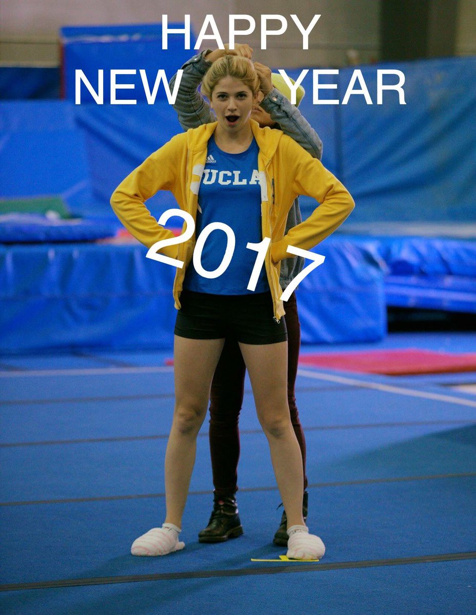 FullOutMovie's tweet image. #HAPPYNEWYEAR - with @SarahFisher28