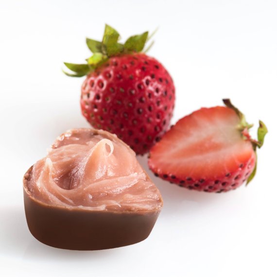 CocoArtChoc's tweet photo. https://t.co/gzNzSUJmKe - For #sale! Strawberry Chocolate Truffles, gourmet Chocolat (...) | via @SpreesyCo - #deals https://t.co/EvAPRjaTLg